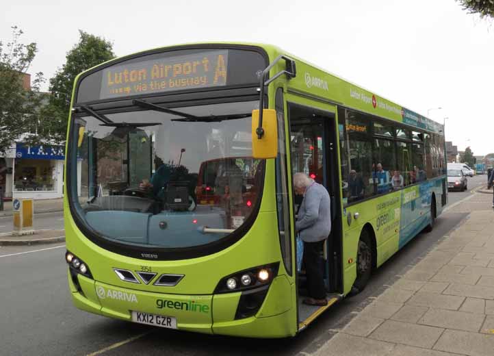 Arriva Bus service between SHOWBUS and Luton